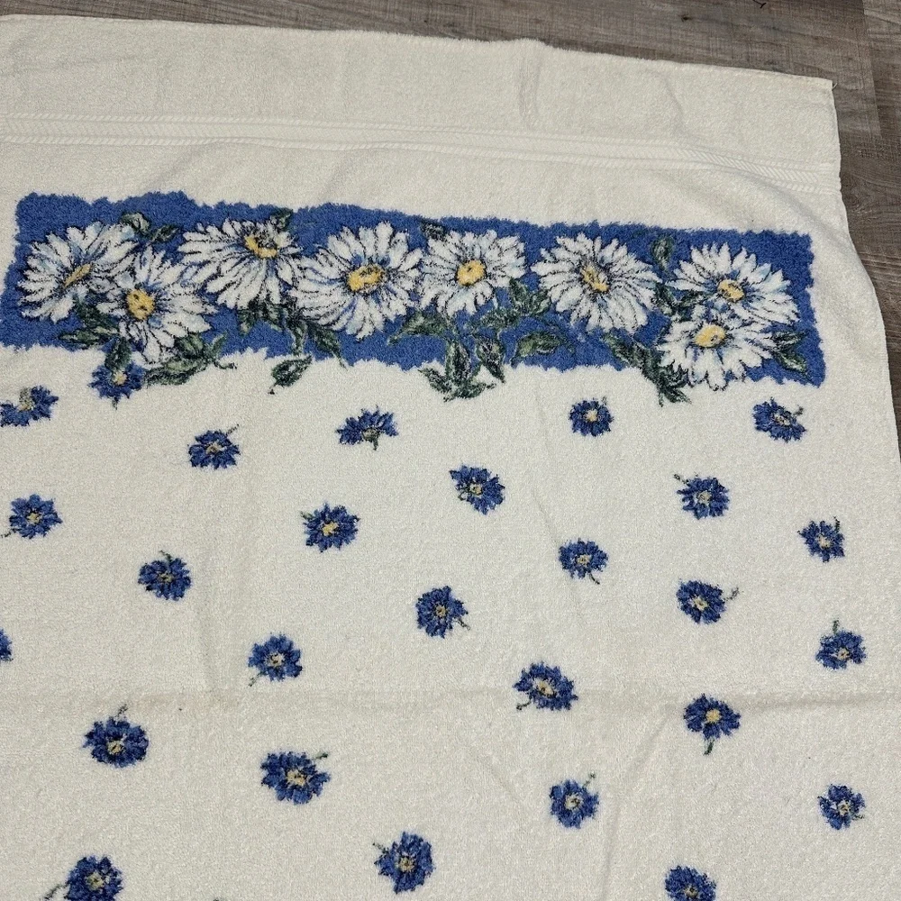 Vintage~ Cannon Bath Towel~Bright Blue Flowers~1960/1970's~ New Condition